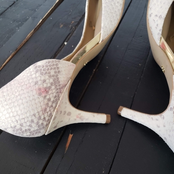 Ann Taylor Women's 9.5 Snakeskin Suede Pointed Toe Heels Beige Grey Cutout - Picture 7 of 12